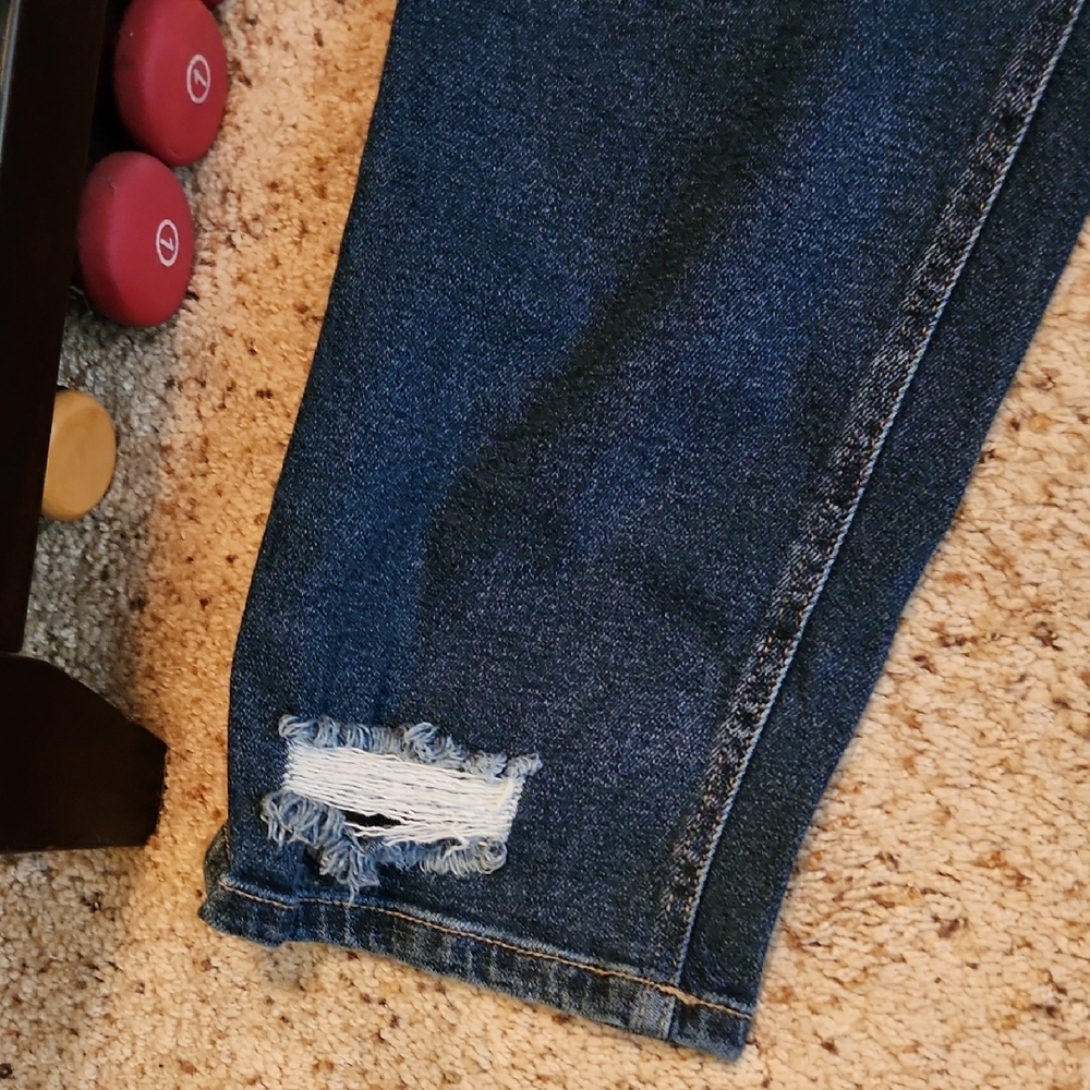 KanCan High Rise Distressed Blue Jeans PRICE IS FIRM - Picture 3 of 9